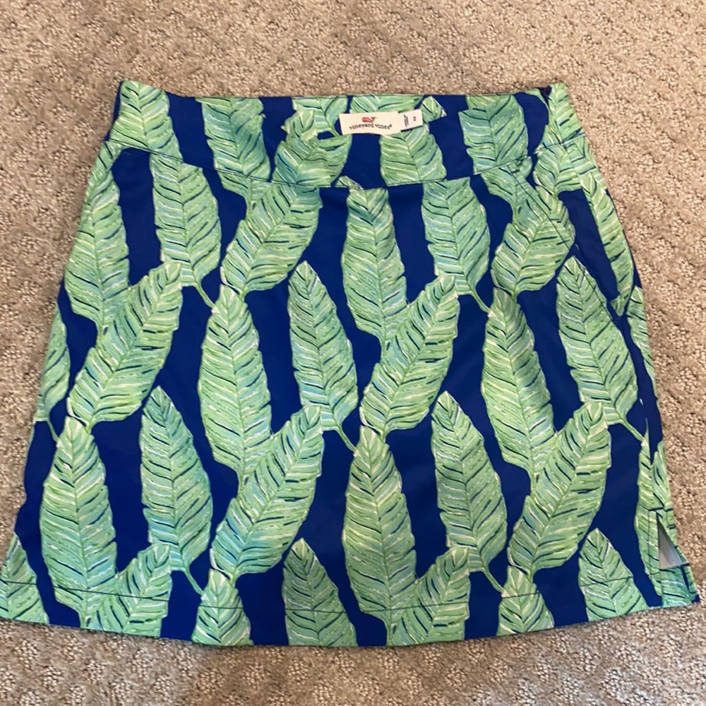 Vineyard vines leaf skort